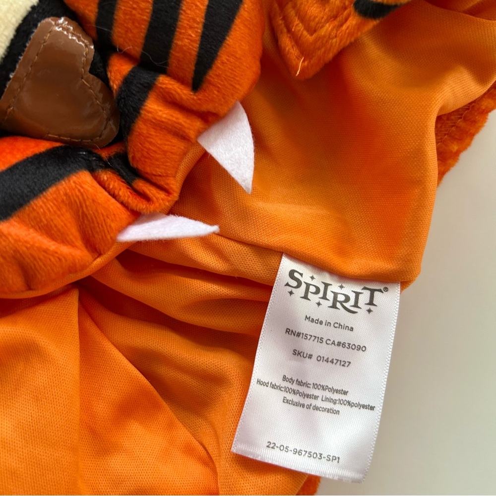 Spirit Halloween Baby Tiger Two Pc Costume
Snap Legs Upper Back Size 0-6 Months - Picture 14 of 14